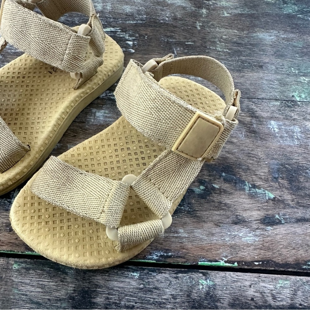 Zara Toddler Velcro Strappy Sandals Yellow Teva Style Size 21 = 5.5 T - Picture 3 of 7